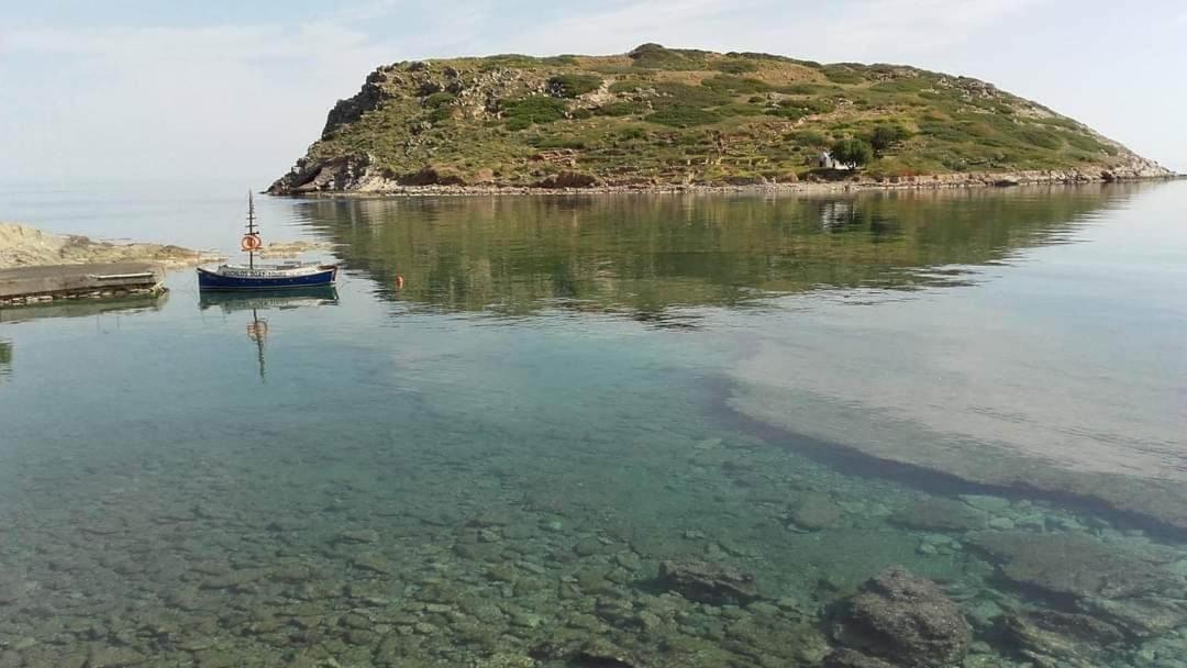 On The Sea Despoina At Creta * Mochlos